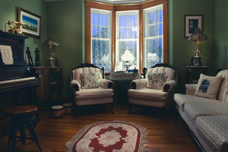 Complexe D'Hebergement La Maison Touristique Dugas Caraquet Exteriör bild