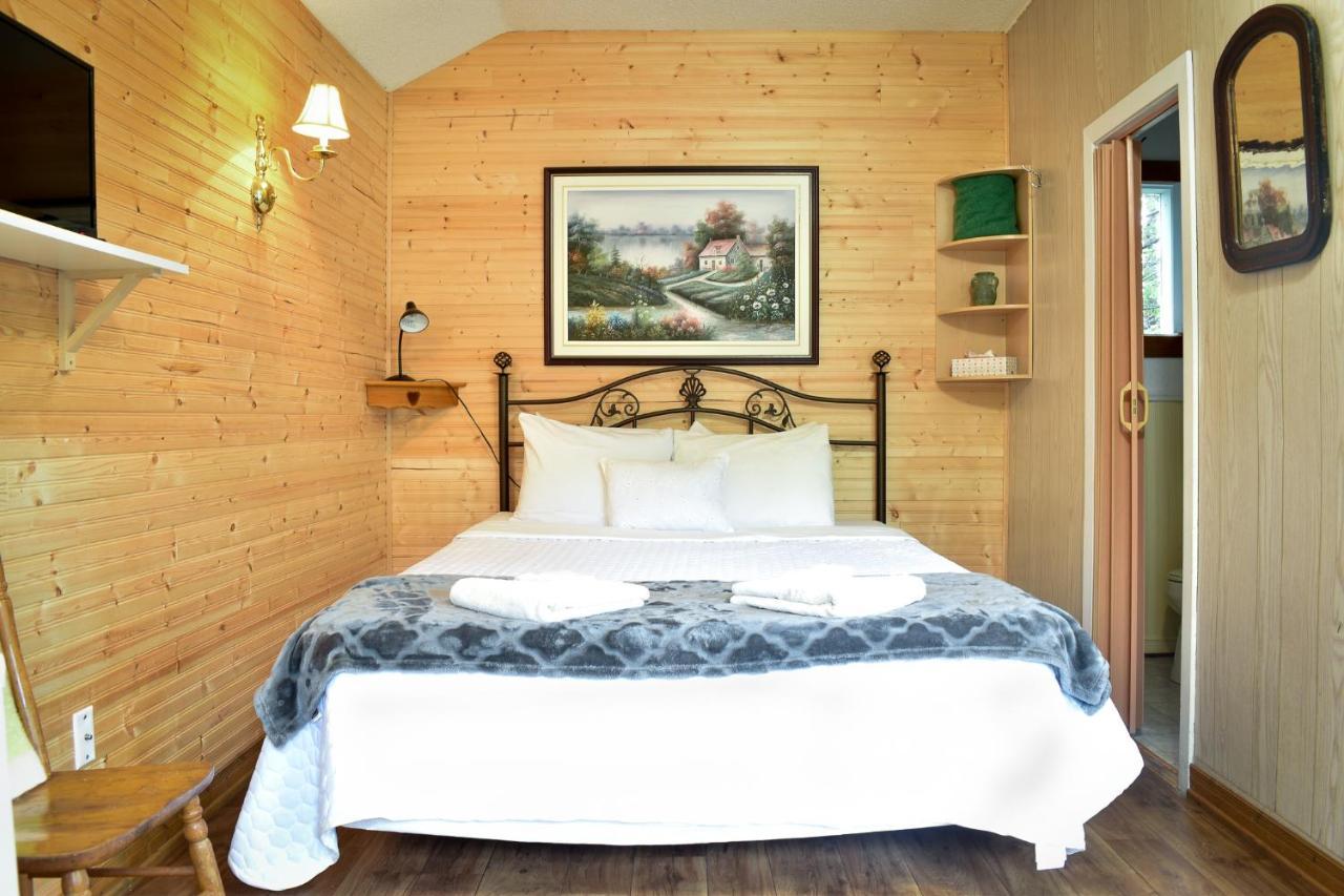 Complexe D'Hebergement La Maison Touristique Dugas Caraquet Exteriör bild