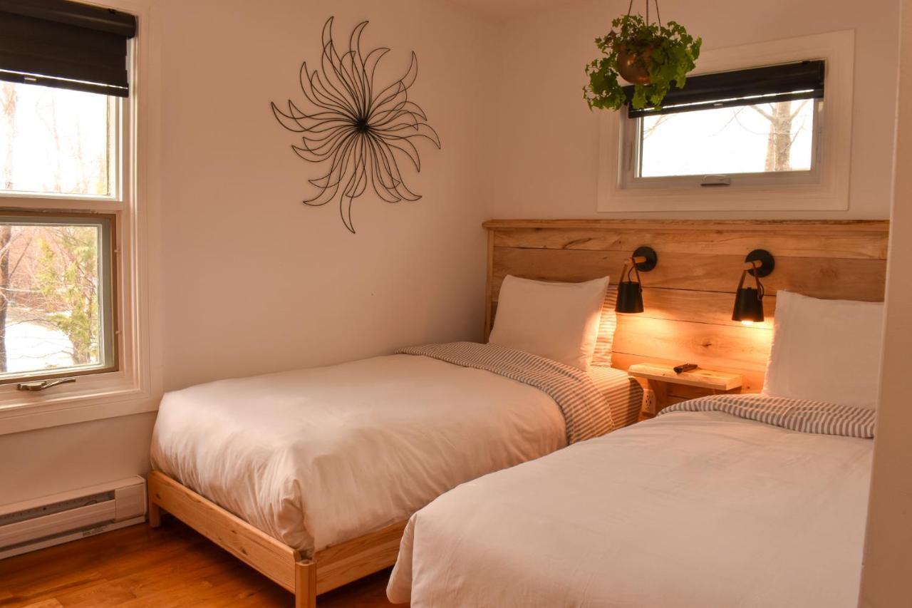 Complexe D'Hebergement La Maison Touristique Dugas Caraquet Exteriör bild
