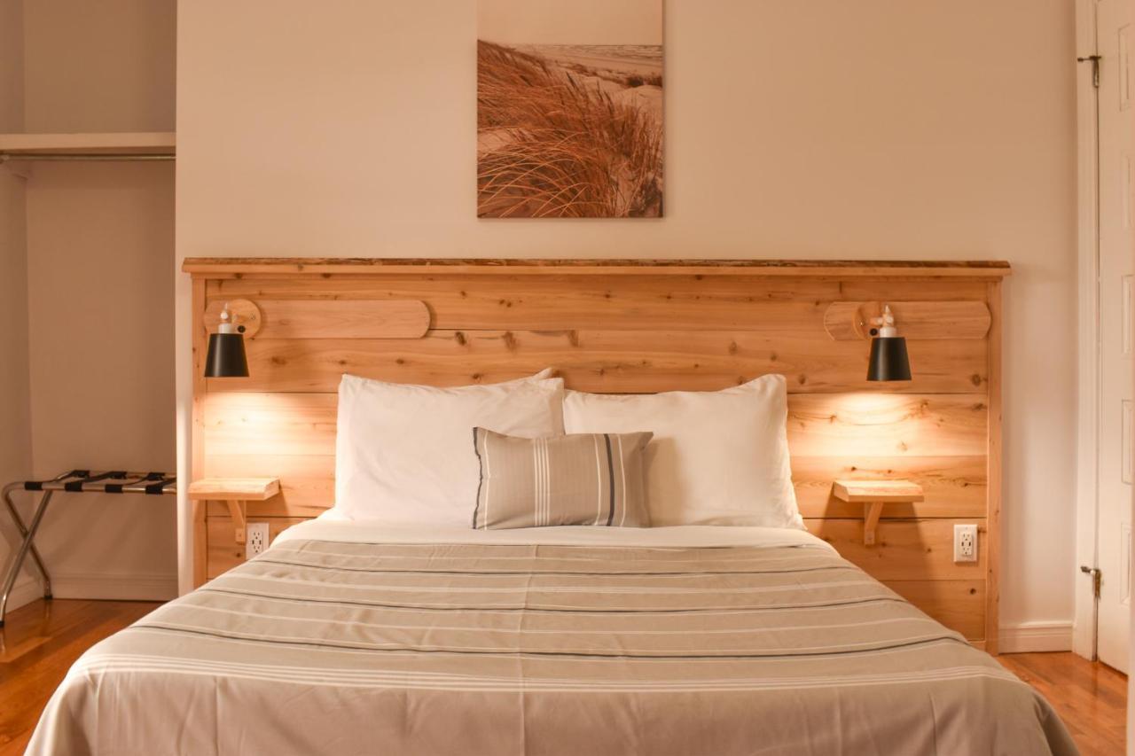 Complexe D'Hebergement La Maison Touristique Dugas Caraquet Exteriör bild