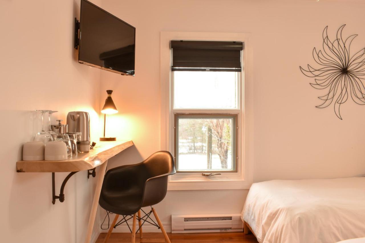 Complexe D'Hebergement La Maison Touristique Dugas Caraquet Exteriör bild