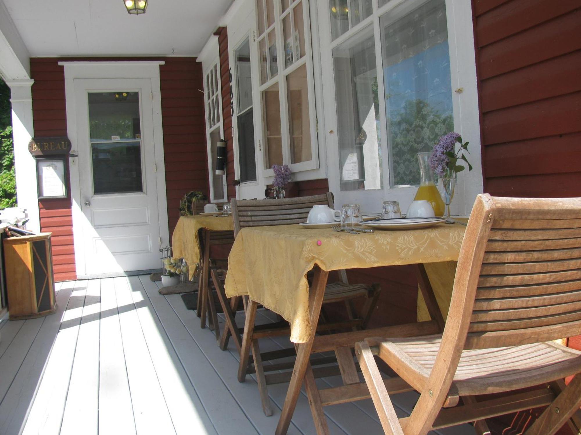 Complexe D'Hebergement La Maison Touristique Dugas Caraquet Exteriör bild