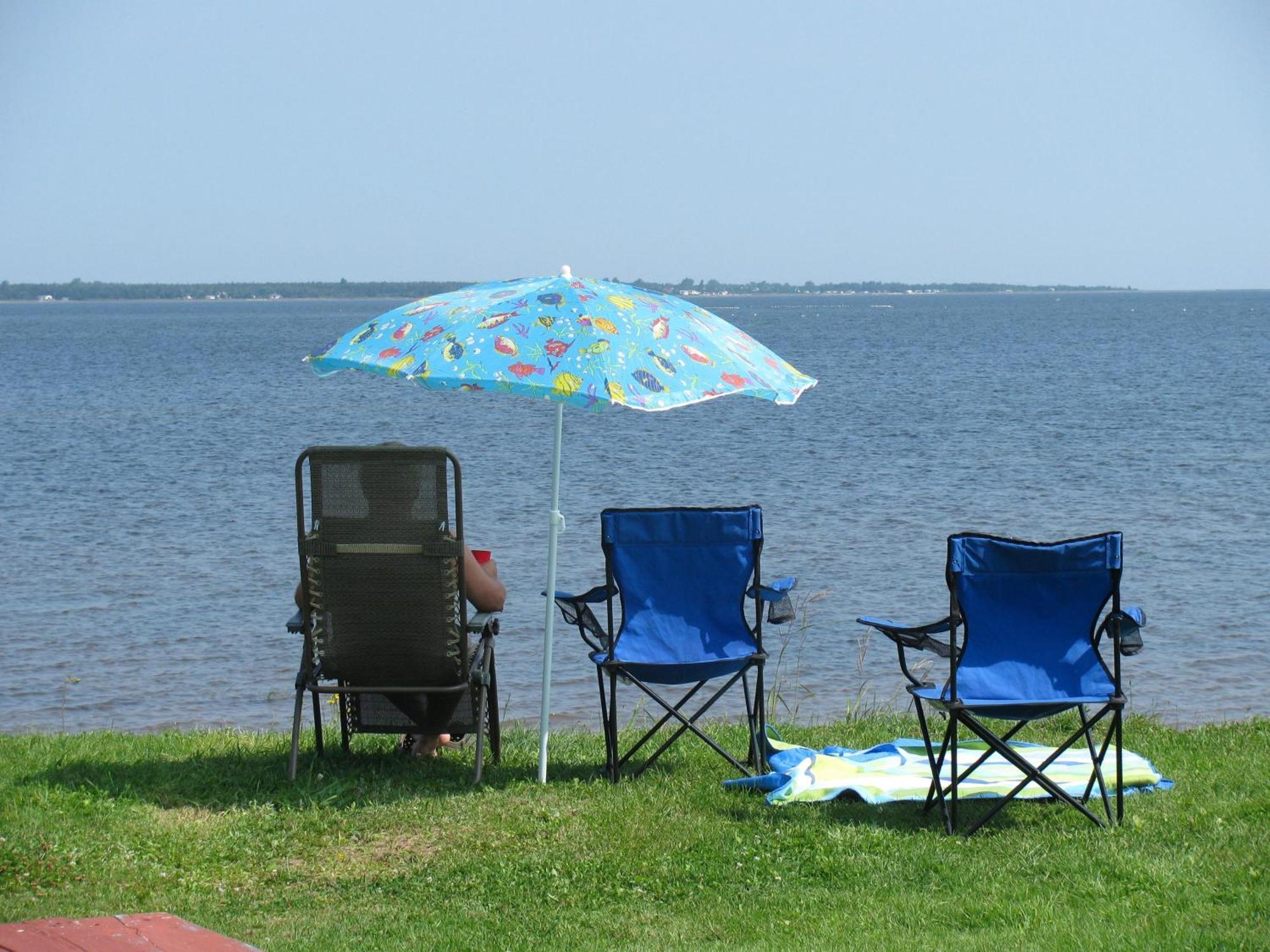 Complexe D'Hebergement La Maison Touristique Dugas Caraquet Exteriör bild