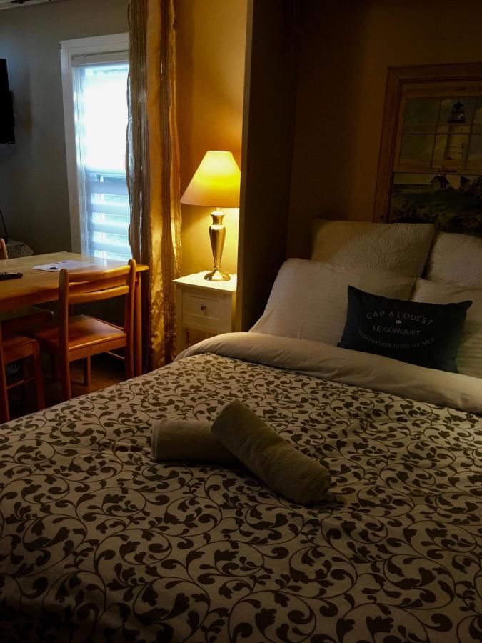 Complexe D'Hebergement La Maison Touristique Dugas Caraquet Exteriör bild