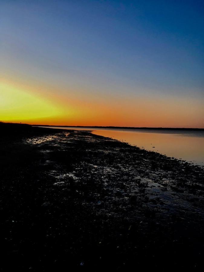 Complexe D'Hebergement La Maison Touristique Dugas Caraquet Exteriör bild